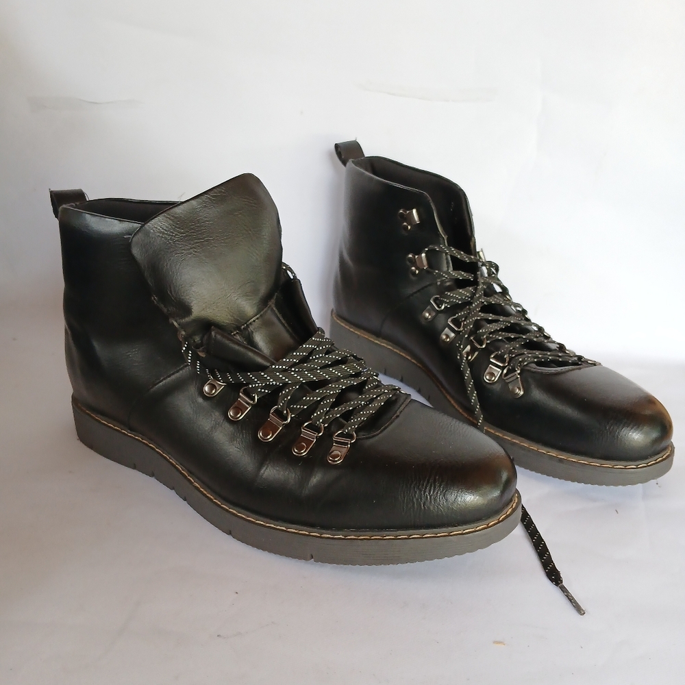 Sketchers Relaxed Step Men's Black Faux Leather Lace Up Boots Size 13